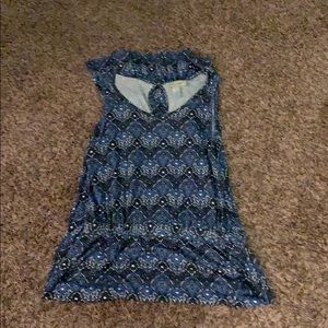 Long sleeveless dress